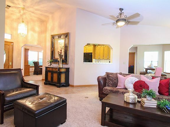 5th image of 1329 E Princeton Ct