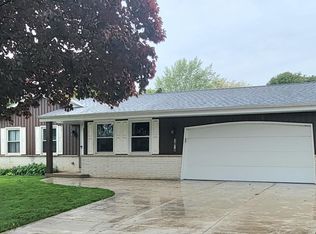 1818 Woodridge Rd, West Bend, WI 53095