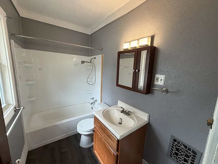 18826 Sloane Ave — Photo 10