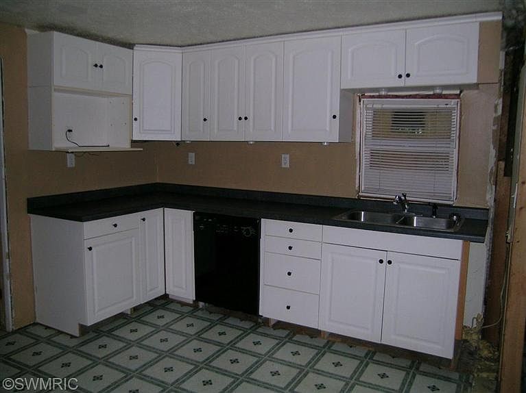 2nd image of 306 S Kalamazoo St