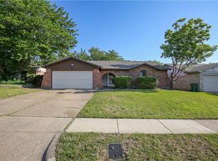 109 W Volunteer Dr, Arlington, TX 76014