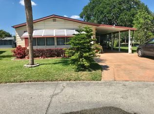 569 Oak Island Cir, Plant City, FL 33565