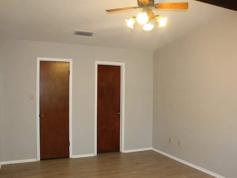 1414 N Live Oak St — Photo 12