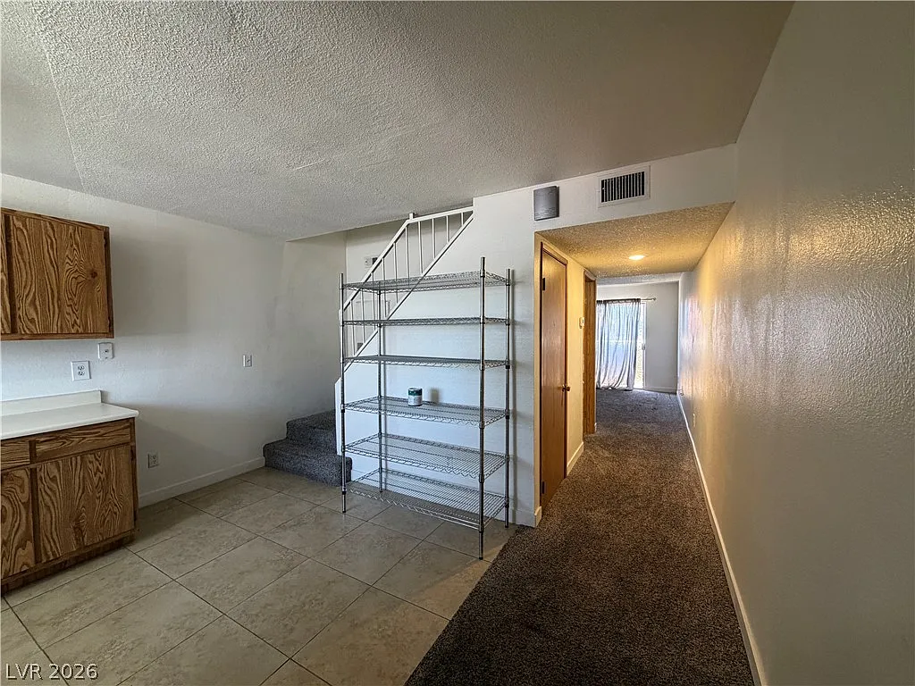 2 bed, 1.5 bath, 968 sqft, $1,150 — Photo 2