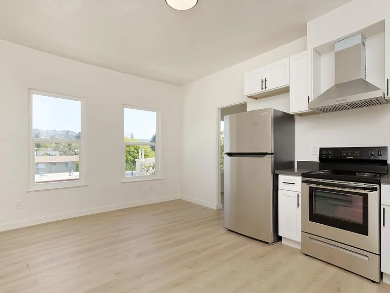 6616 Telegraph — Photo 35