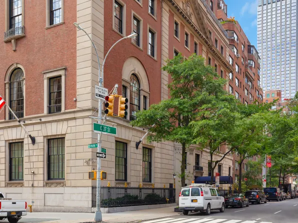 30 East 37th Street image 1 of 2