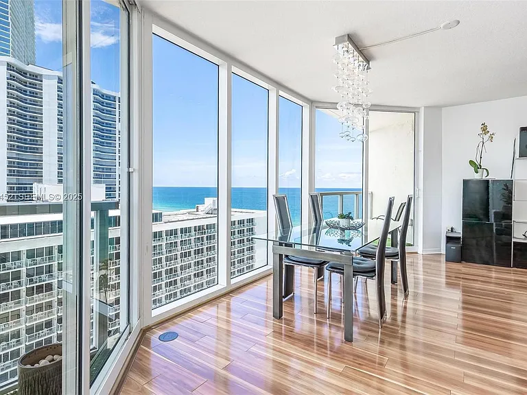 16699 Collins Ave #1507 — Photo 2