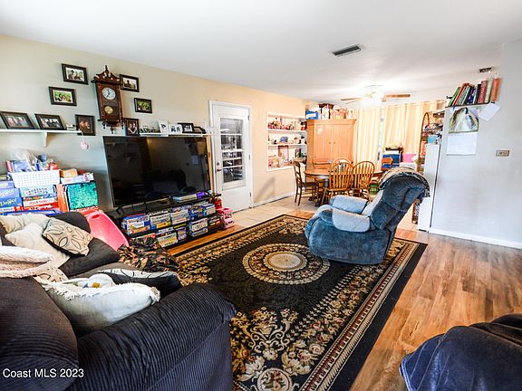3rd image of 1101 Titus Ave