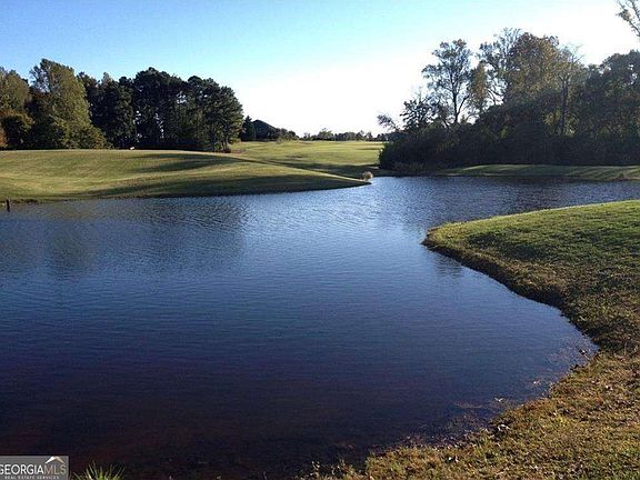 3rd image of 853 Club Dr