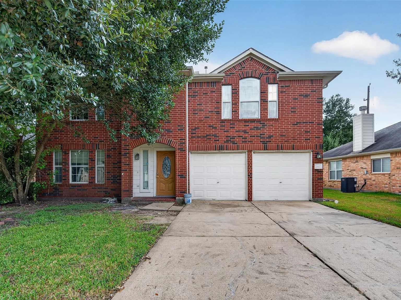 4 bed, 2.5 bath, 2784 sqft, $2,100 — Photo 1