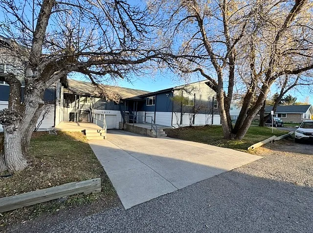 1610 Lloyd St — Photo 11