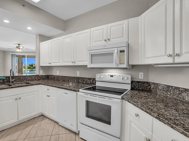 6560 Huntington Lakes Cir #1 — Photo 14