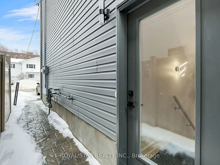 547 Mutual St #BASEMENT — Photo 4