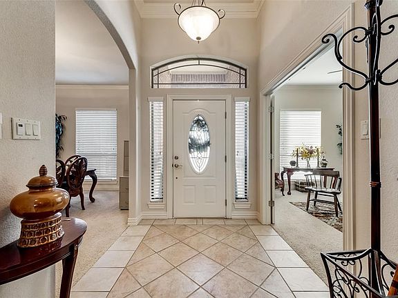 3rd image of 802 Shady Bend Dr