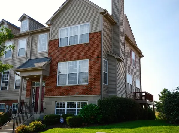 173 Station Park Cir, Grayslake, IL 60030