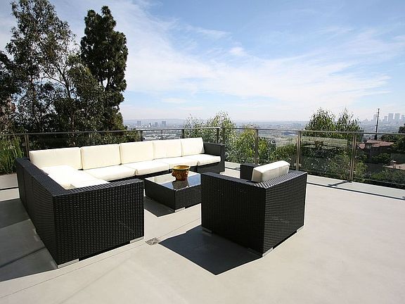 Upper Outdoor Lounge