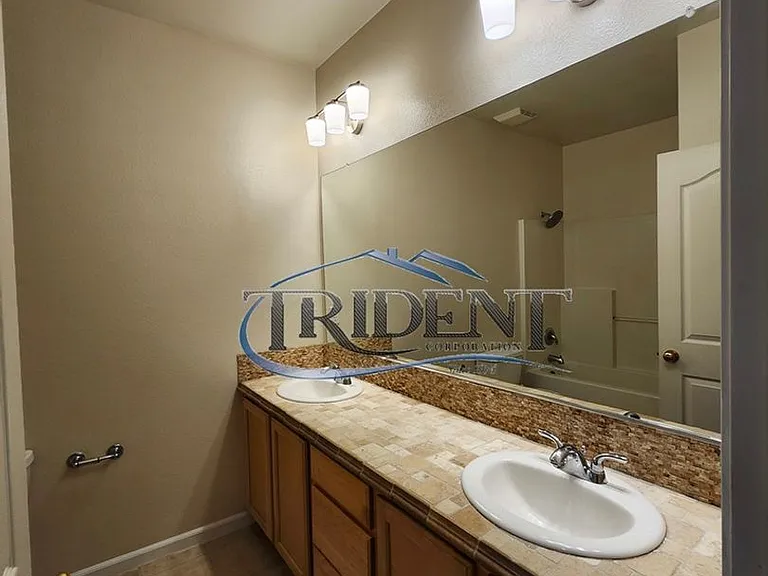 1715 Shoreline Dr — Photo 17