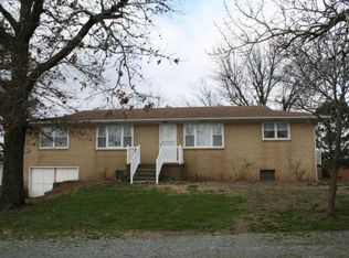 105 South St, Charleston, MO 63834