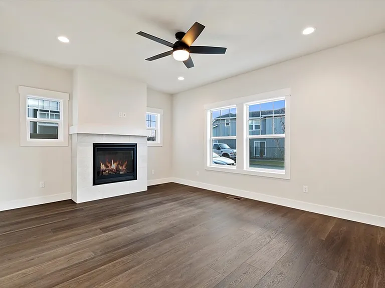 1688 E Cutgrass Ln — Photo 9