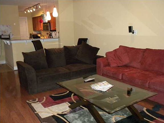 4th image of 3218 Veterans Mem Pkwy Unit 2106