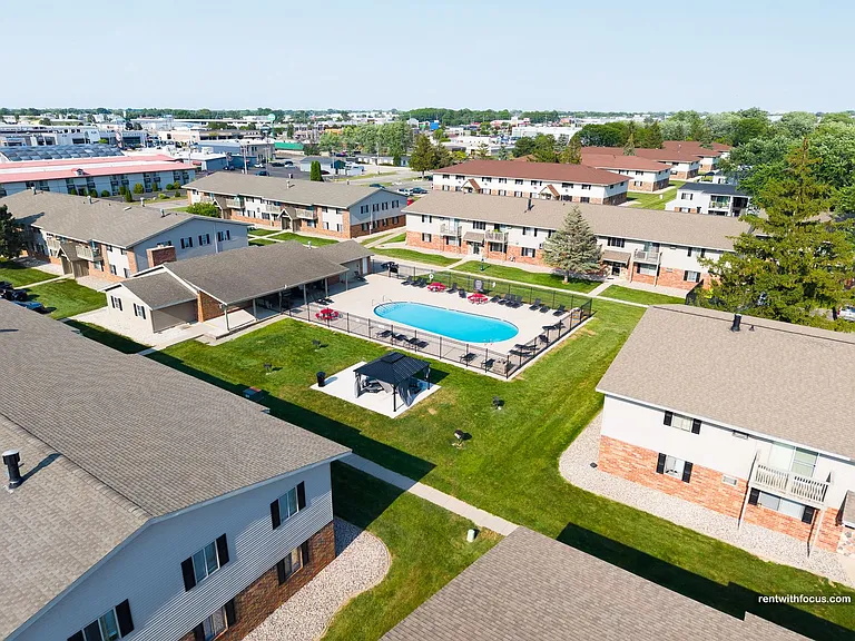 EVERGREEN PLACE — Photo 18
