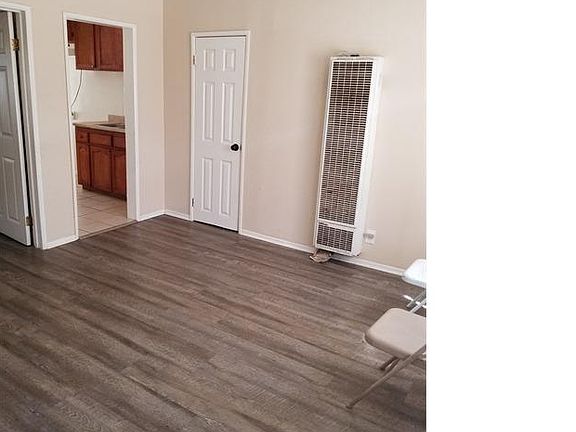 4th image of 11705 S Figueroa St #2