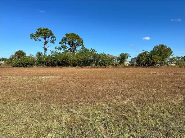 825 NE 32nd TER, CAPE CORAL, FL 33909
