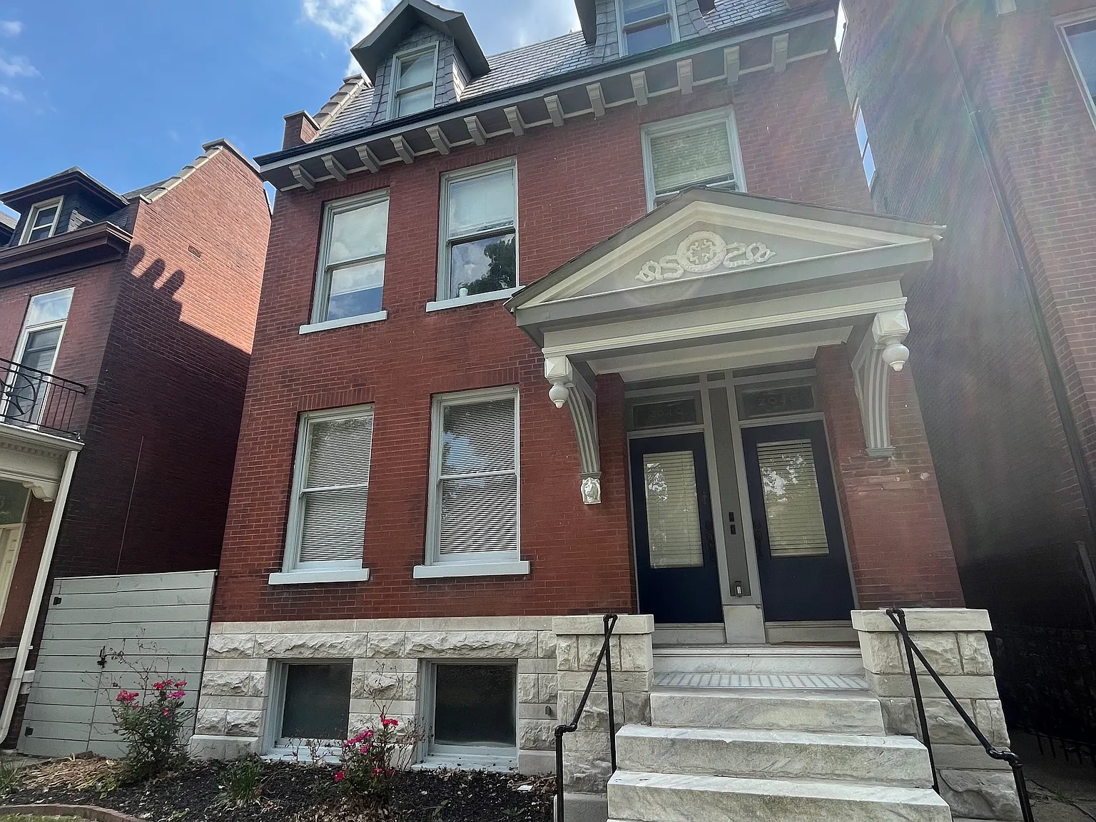 3 bed, $2,100 — Photo 1