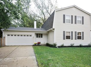 1137 Downing Dr, Hoffman Estates, IL 60192