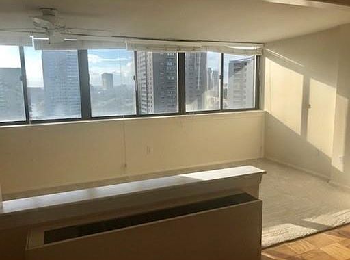 2nd image of 11 Hawthorne Pl #11