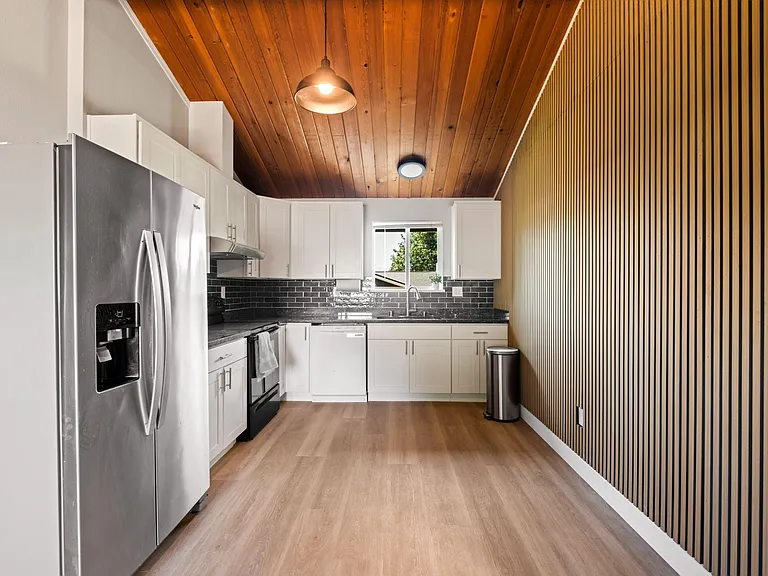 Barnes Ln S — Photo 10
