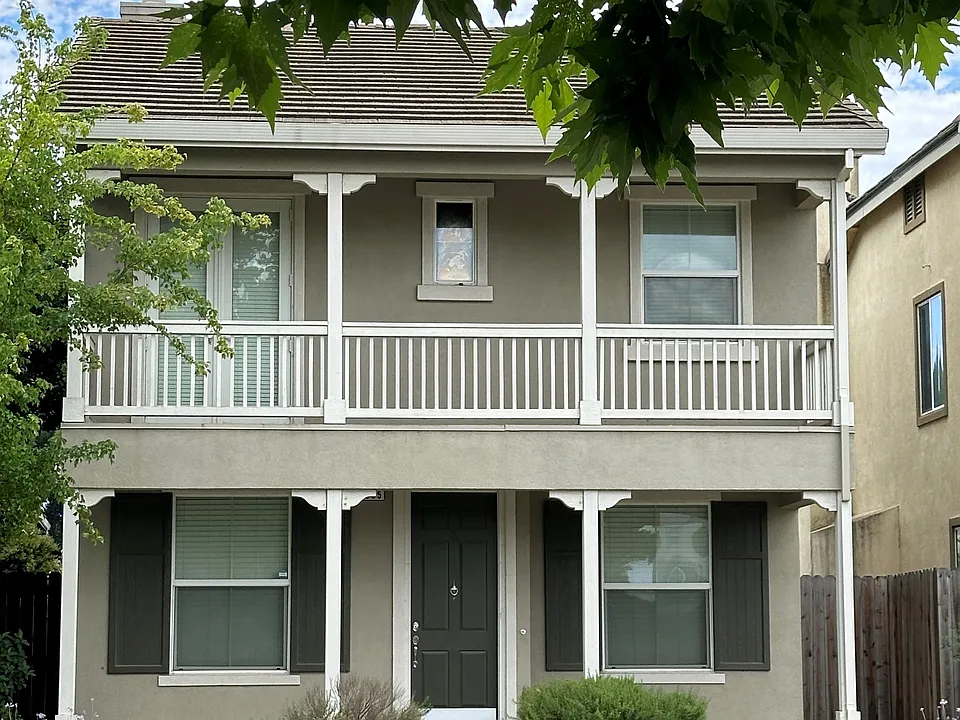1335 Valley Glen Dr