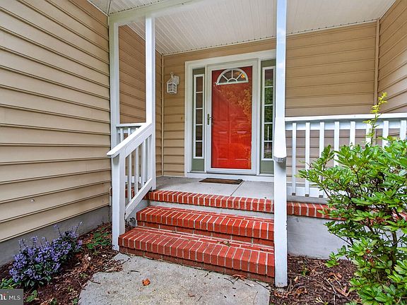 3rd image of 30776 Oak Crest Dr