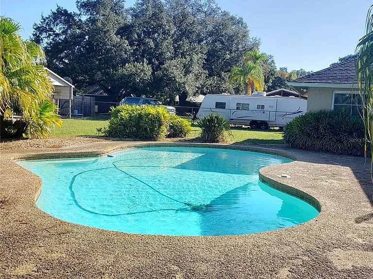 503 Chancellar Dr — Photo 9