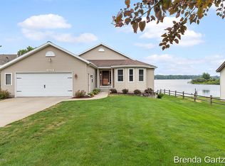 8888 W Suwanee Trl, Howard City, MI 49329