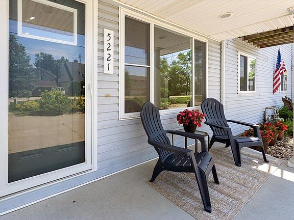 4th image of 5221 Navajo St