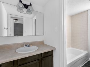 Carolisa, Birmingham, AL 35205