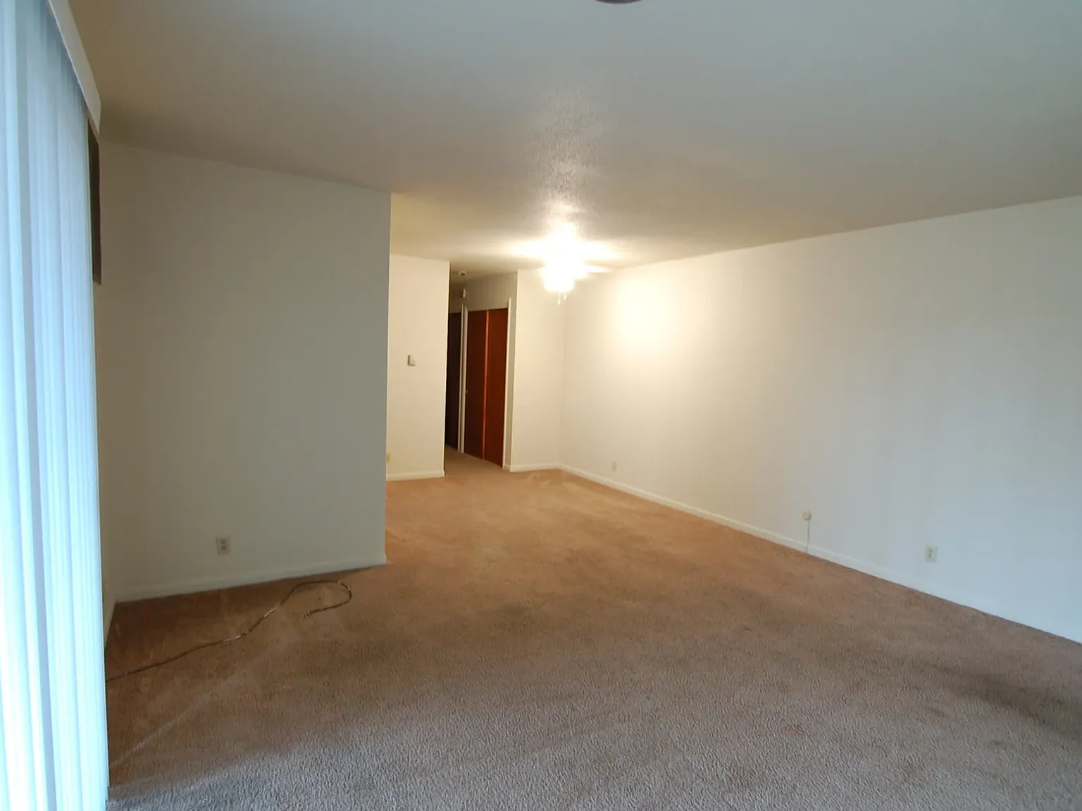 Colonial Crest Apartments Gas City — Photo 2