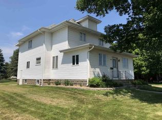 1006 W 1st St, Sumner, IA 50674