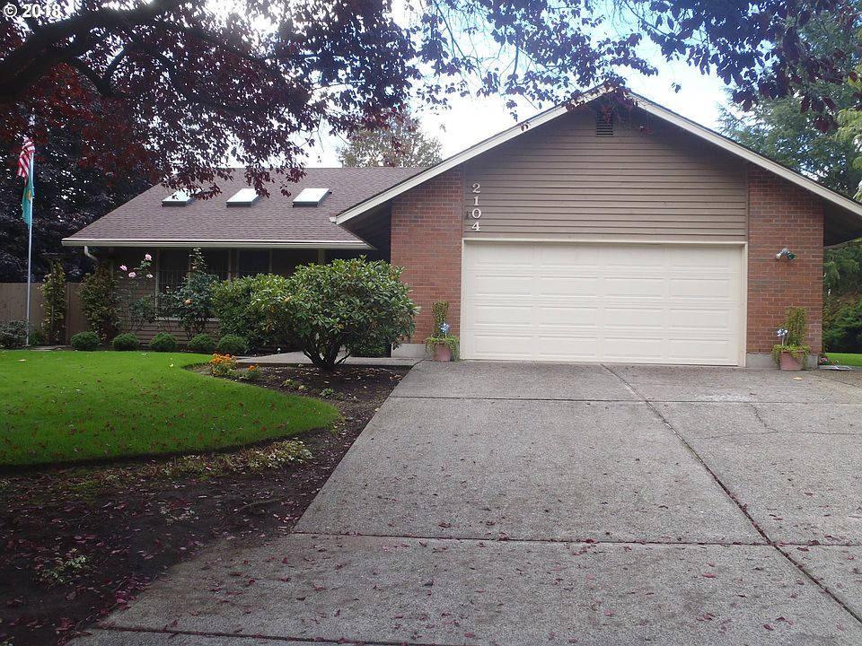1st image of 2104 SE Park Crest Ave