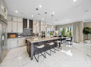 109 Sculpture, Irvine, CA 92618