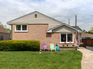 910 Frances Pkwy, Park Ridge, IL 60068