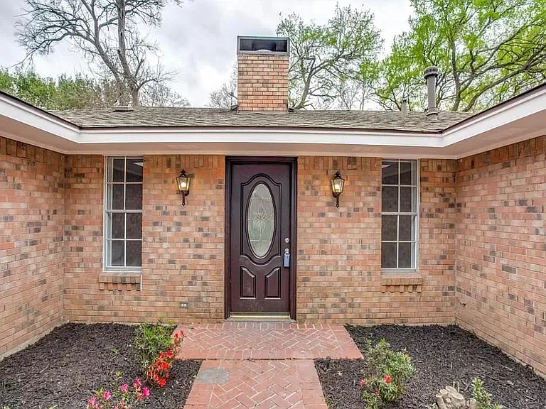 726 Cottonwood Cir — Photo 41