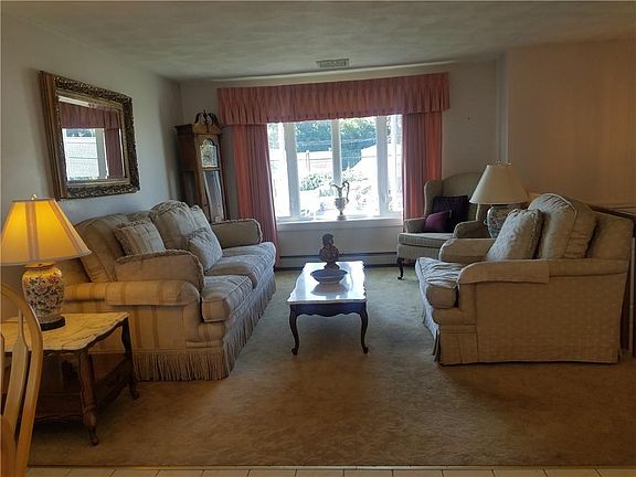 3rd image of 19 Urbana St
