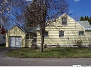 650 Salisbury Park Dr, Syracuse, NY 13224