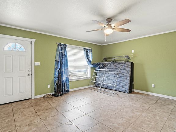 4th image of 410 Wimberly