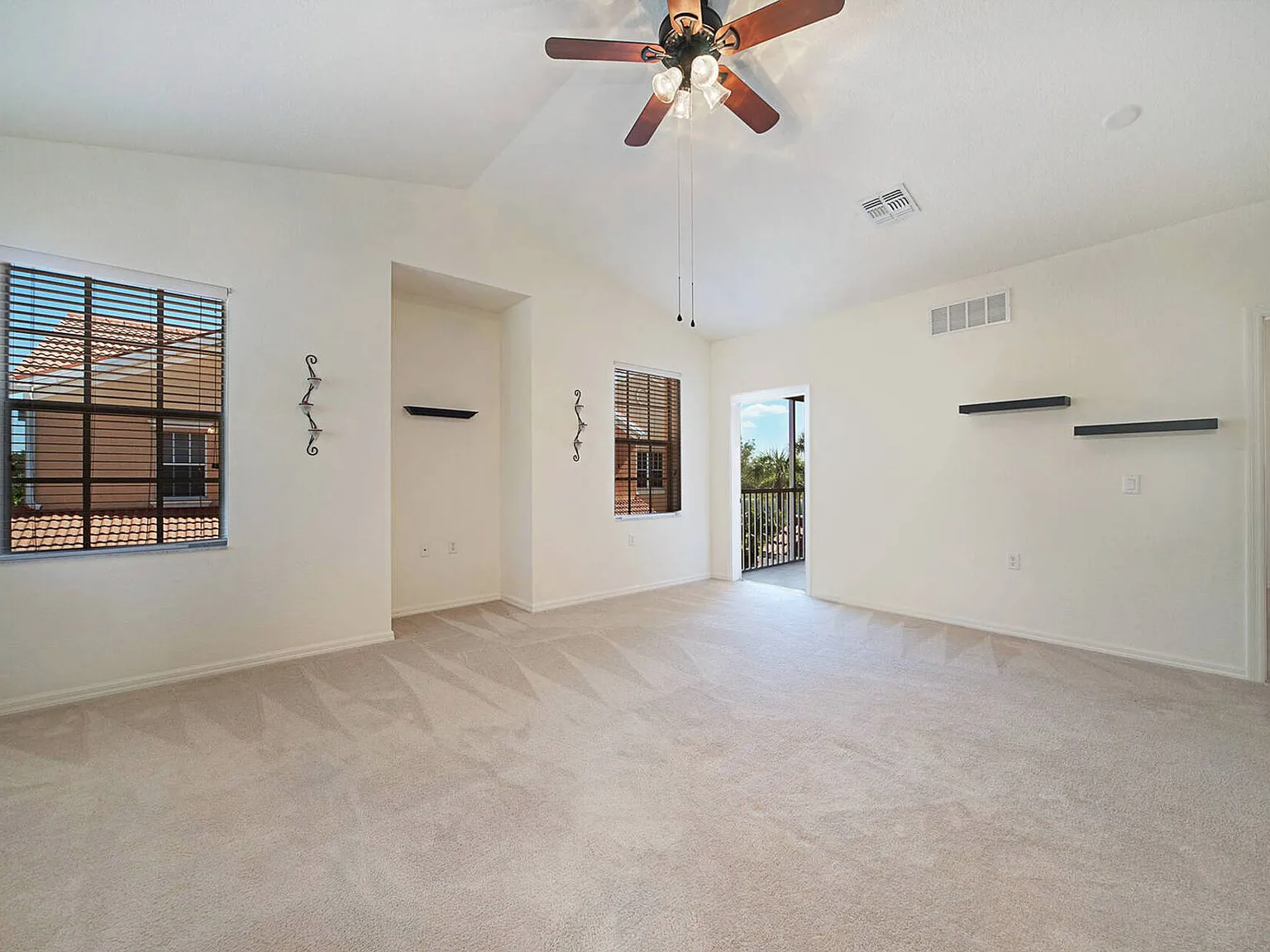 2 bed, 1190 sqft, $1,450 — Photo 4