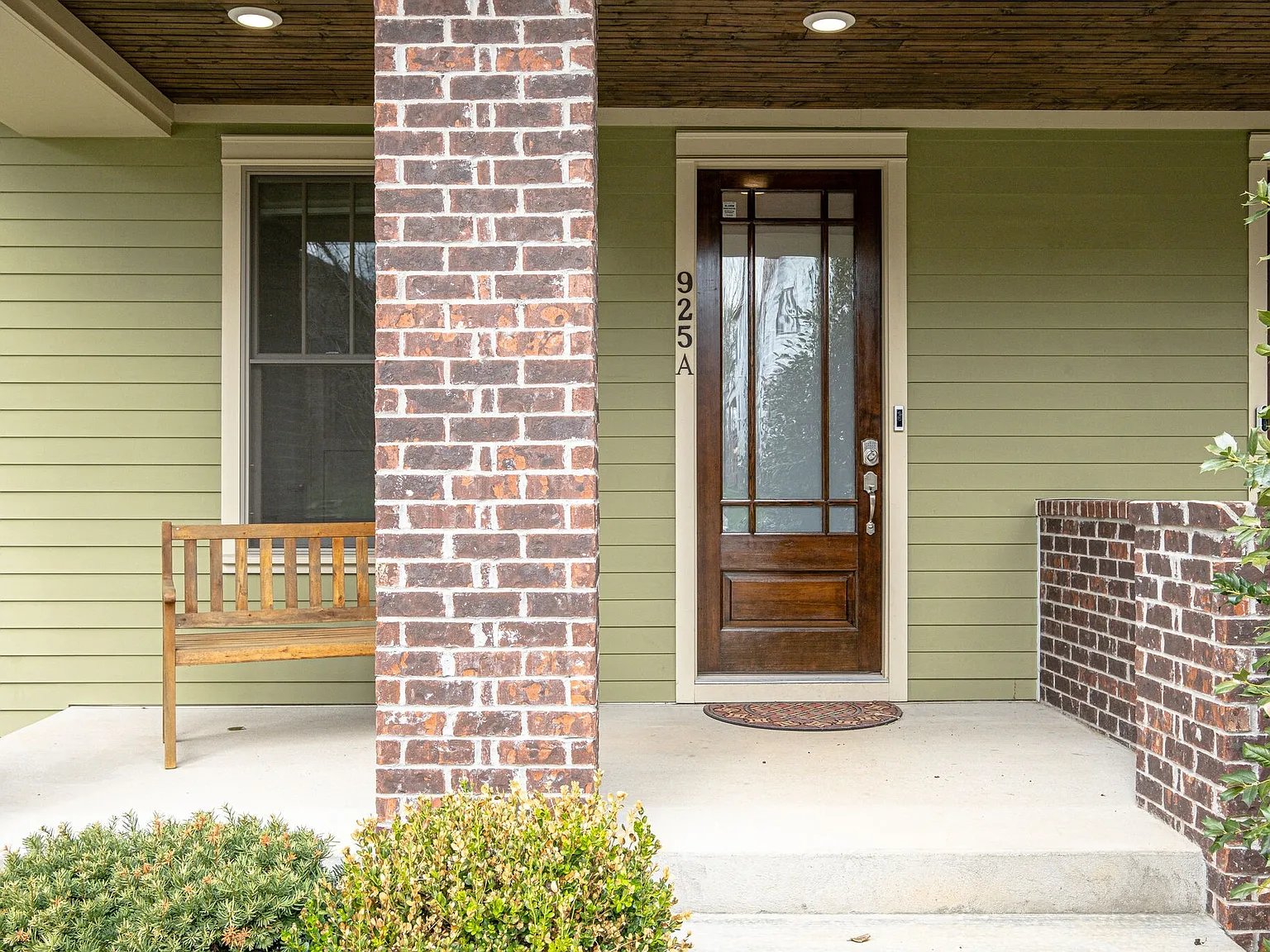 4 bed, 2728 sqft, $5,000 — Photo 2
