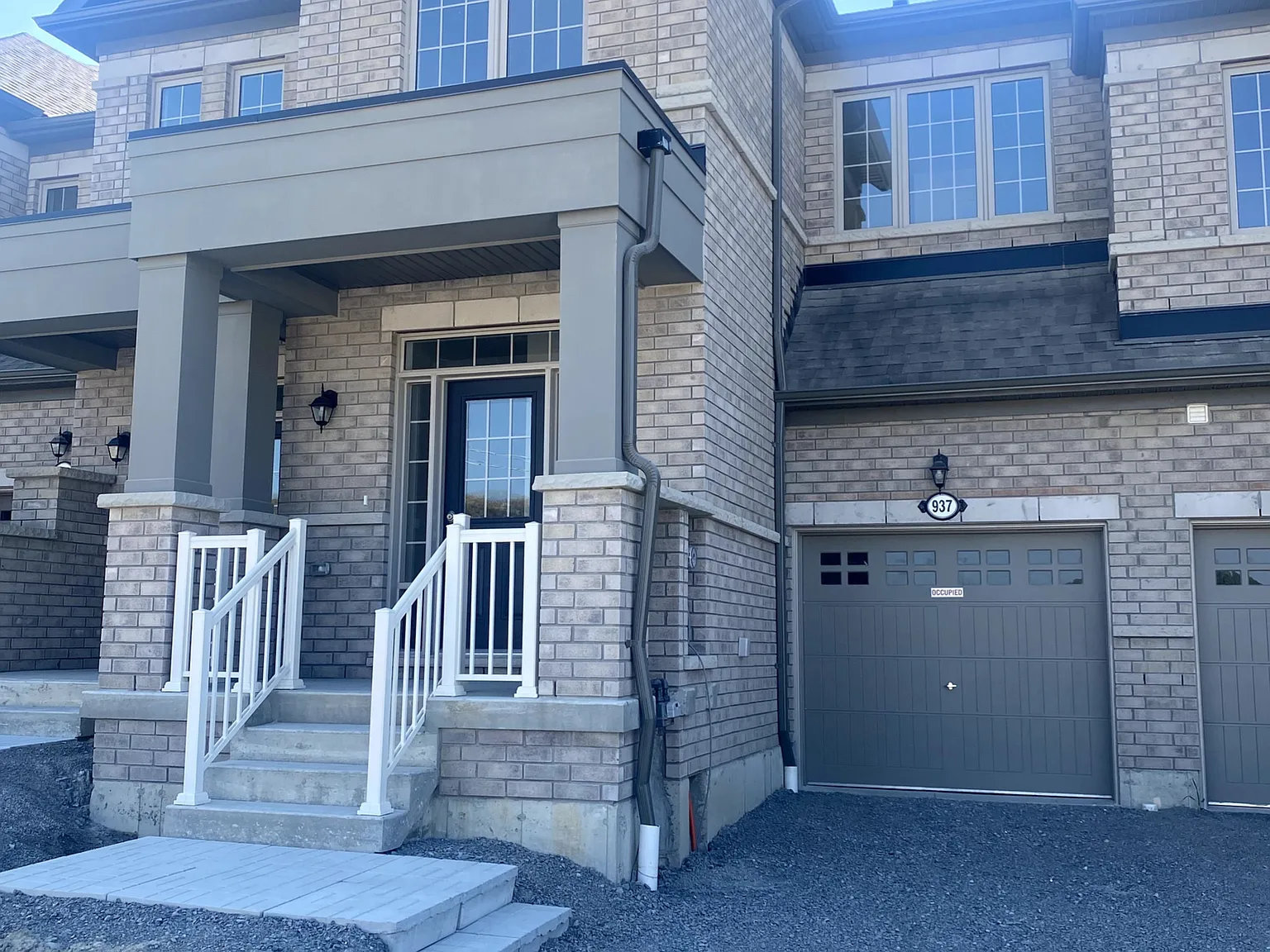 4 bed, $3,050 — Photo 1