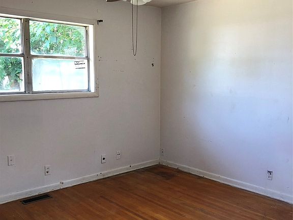 4th image of 1549 S 74th East Ave